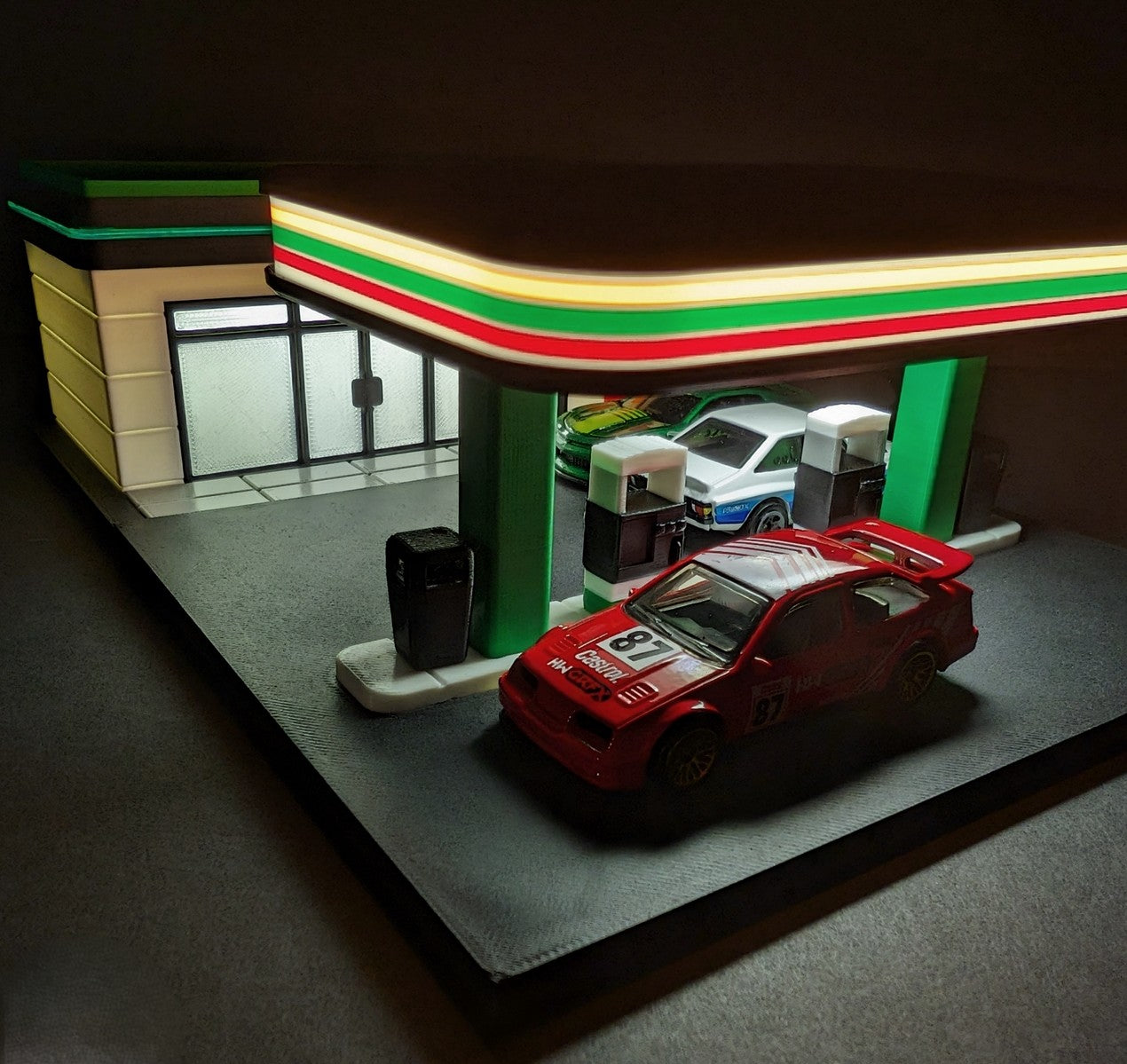 Hot Wheels Display - 7 Eleven Gas Station