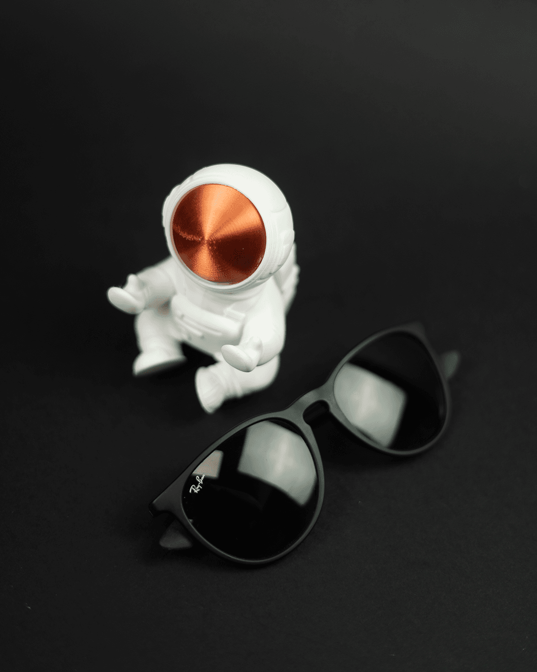Astronaut Glasses Holder