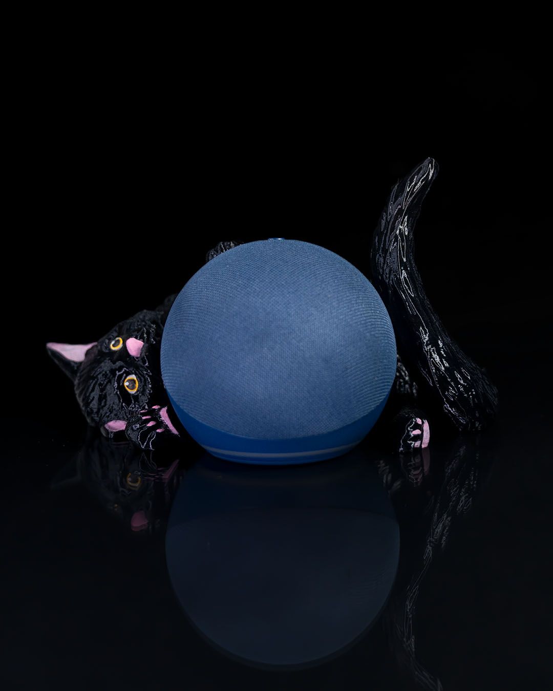 Cat and Yarn Echo Dot Holder